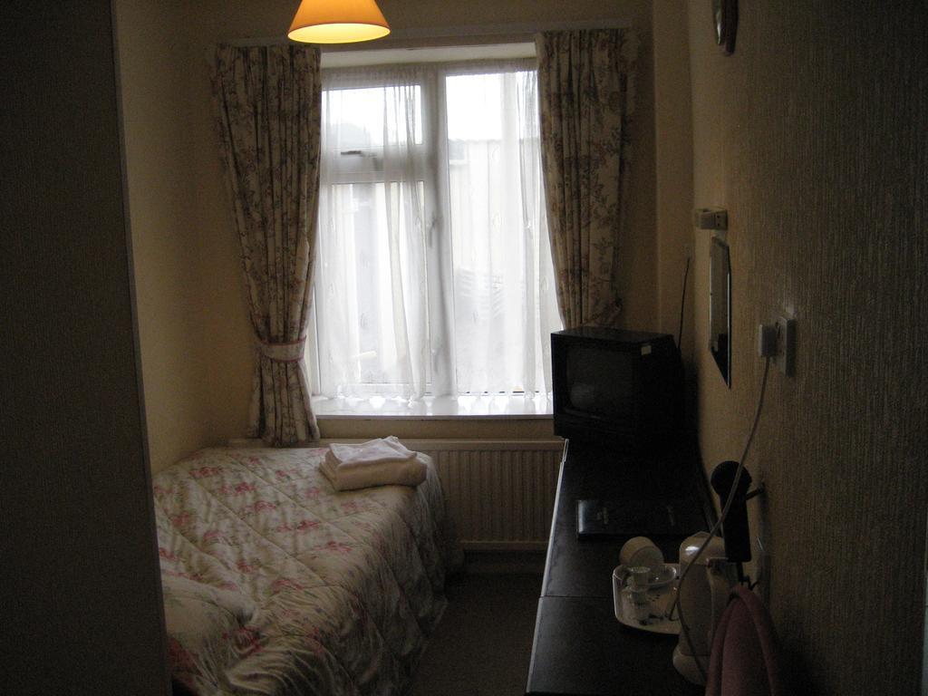 Ashley Court Hotel Torquay Room photo