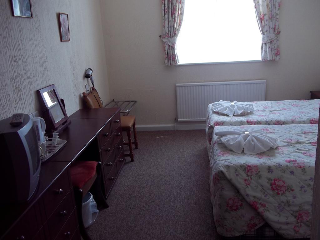 Ashley Court Hotel Torquay Room photo